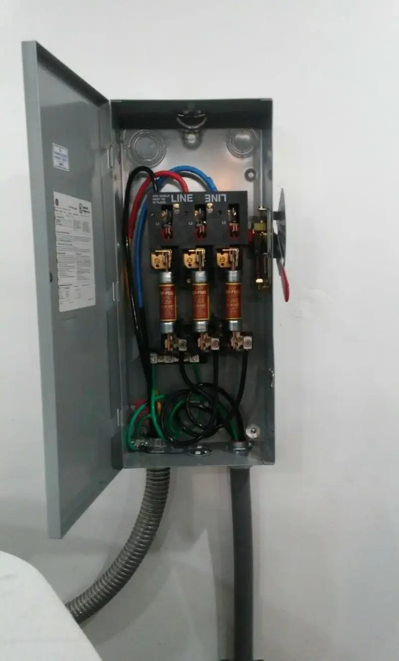 Three-phase disconnect switch installed for Smoke Detector Installation in Fulton